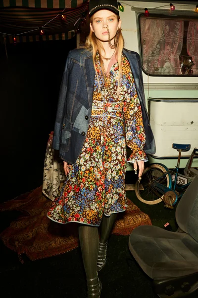 Look 17